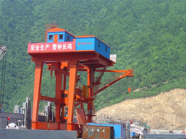 單項(xiàng)壩頂門(mén)機(jī)